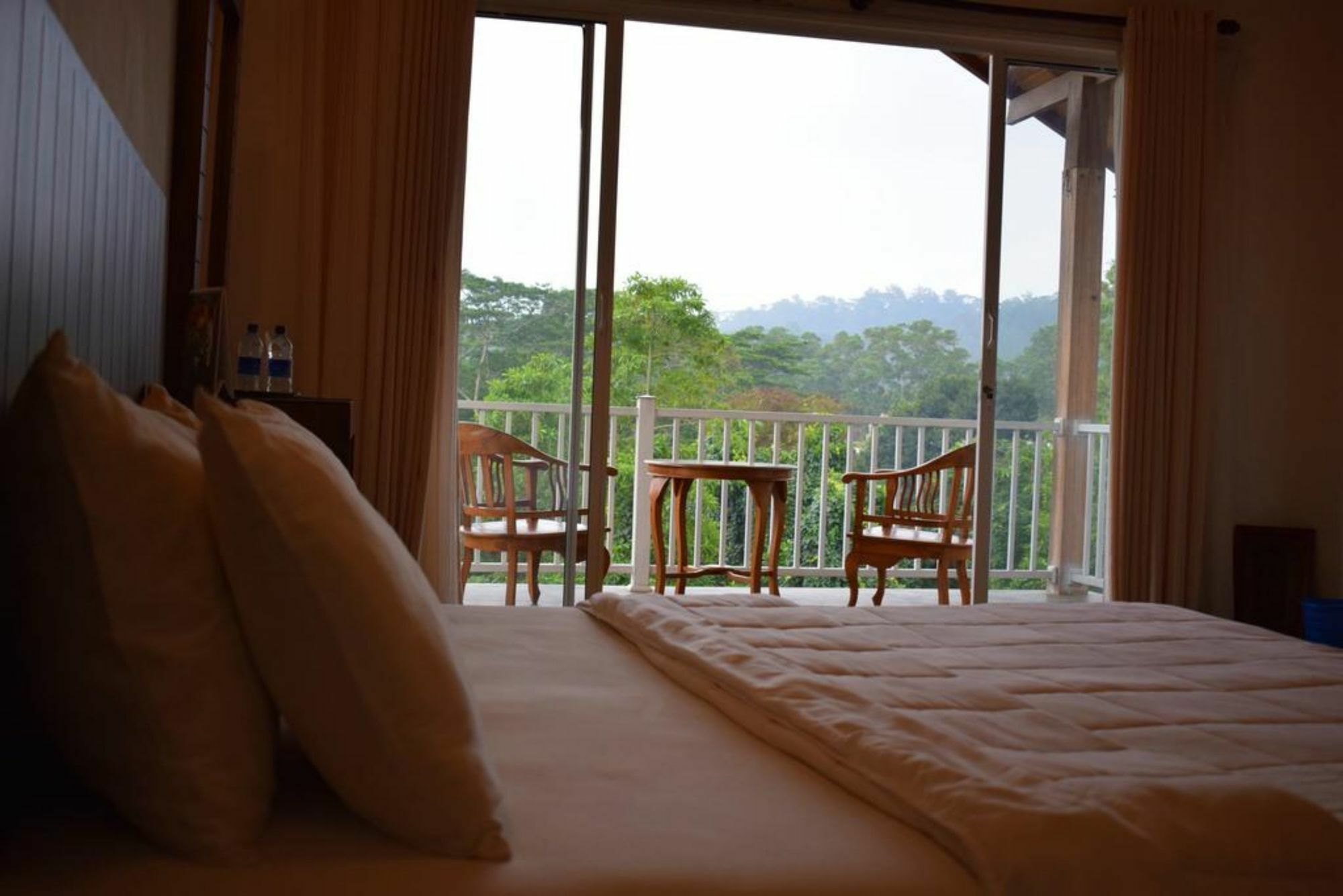 Bee View Home Stay Kandy Zewnętrze zdjęcie