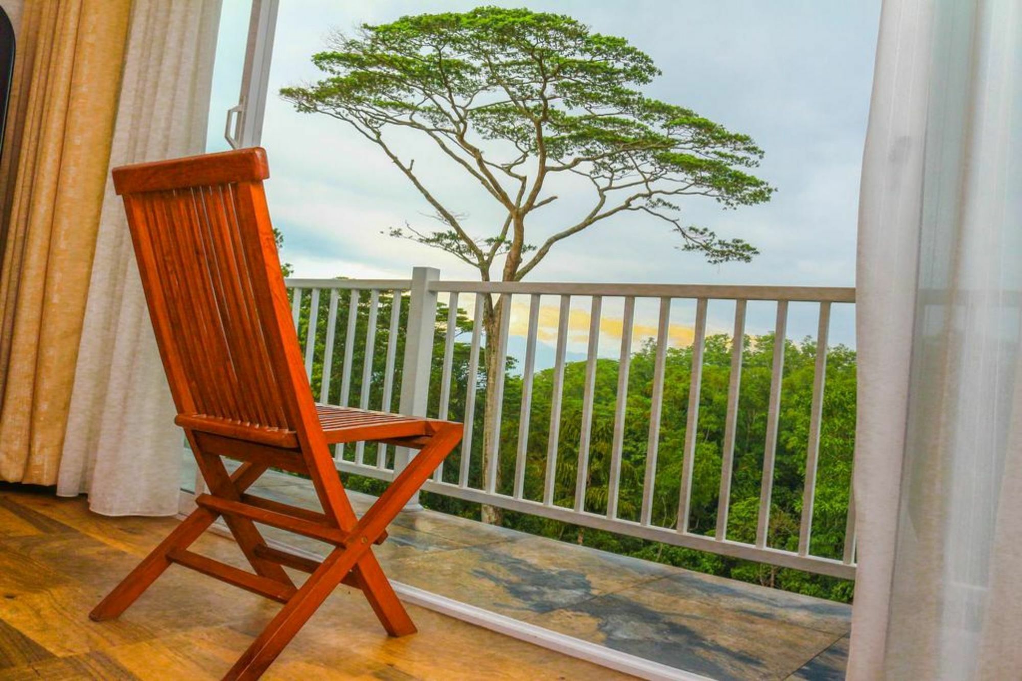 Bee View Home Stay Kandy Zewnętrze zdjęcie